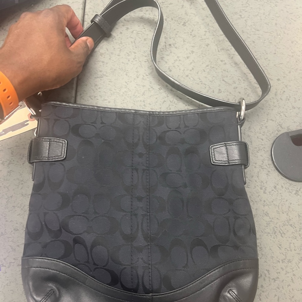 Coach purse - Picture 3 of 9